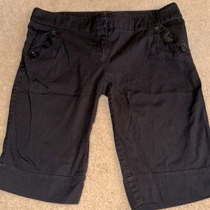 JUNIORS - Black Bermuda Shorts - Size 7